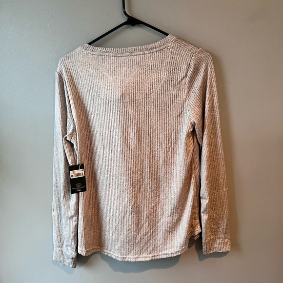 Pajama set - Picture 2 of 3